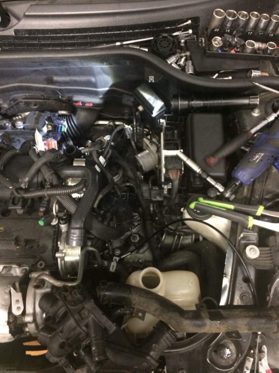Deep diagnostic session in a Memphis engine bay